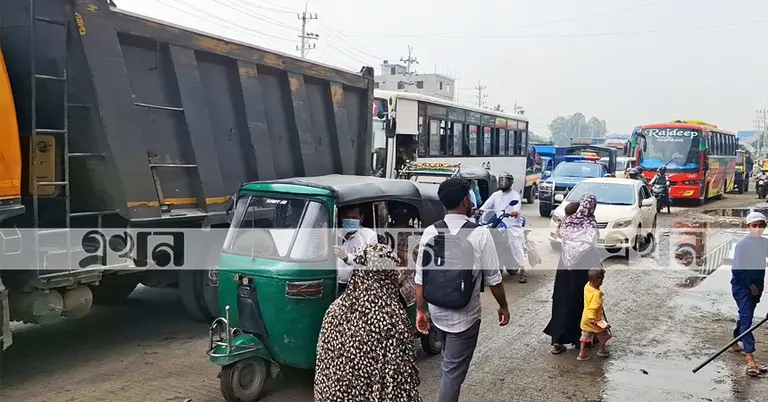 ঢাকা-টাঙ্গাইল মহাসড়কে যানবাহনের চাপ